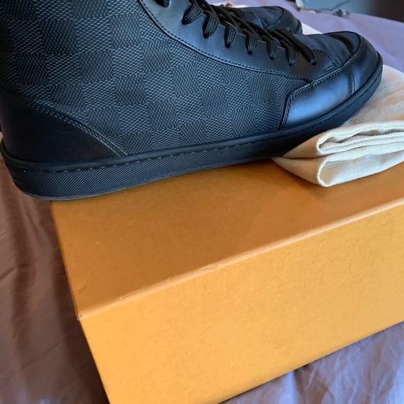 Louis Vuitton offshore high top sneakers - Picture 2 of 8